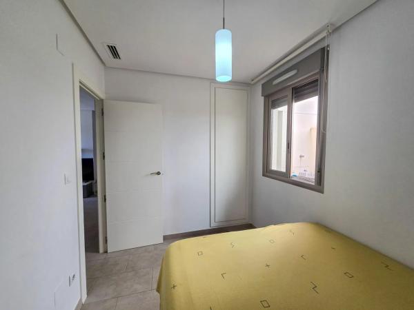 Casa independiente en calle Alborán