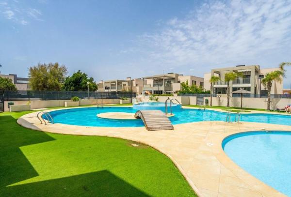 Casa independiente en calle Alborán