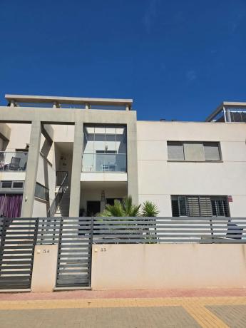 Casa independiente en calle Alborán