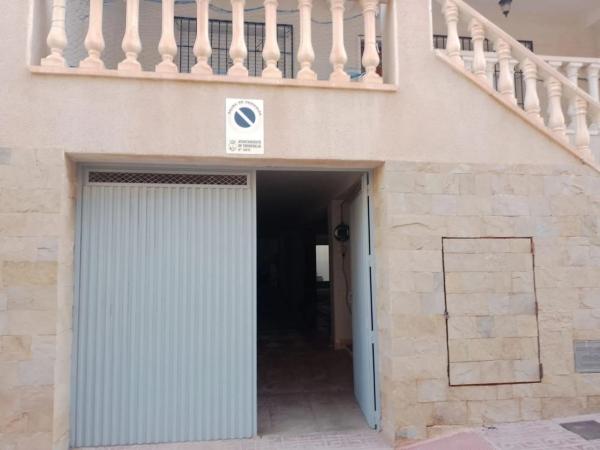 Casa independiente en calle Suecia