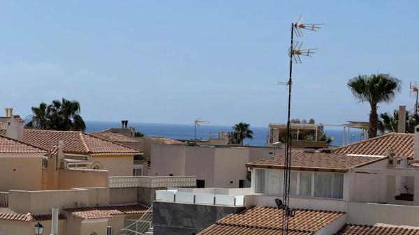 Casa independiente en calle Marconi