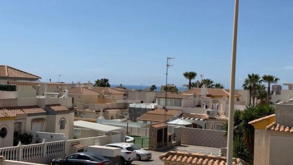 Casa independiente en calle Marconi