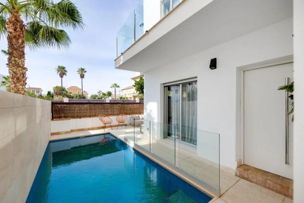 Casa independiente en calle Tomas Valcarcel