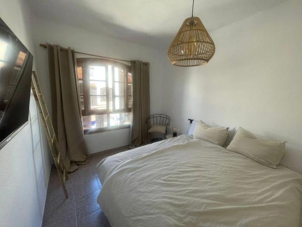 Casa independiente en avenida Alfred Nobel, 93