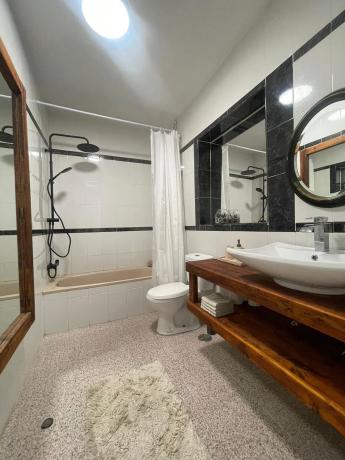 Casa independiente en avenida Alfred Nobel, 93