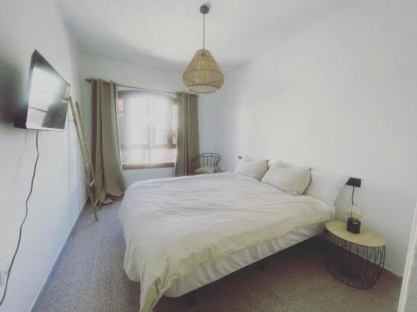 Casa independiente en avenida Alfred Nobel, 93