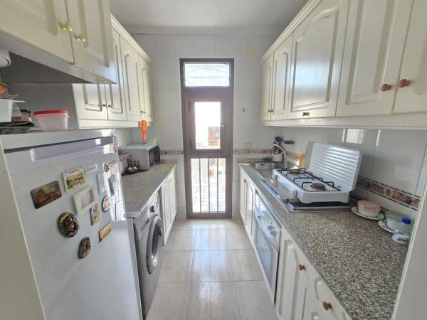 Casa independiente en avenida Alfredo Nobel