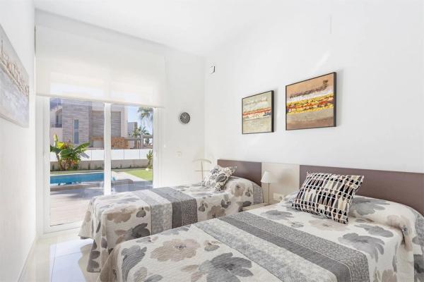 Casa independiente en calle Fischer, 23