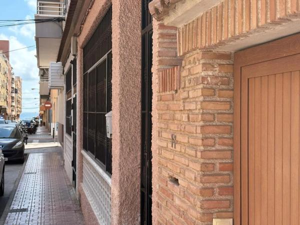 Casa independiente en calle Noruega