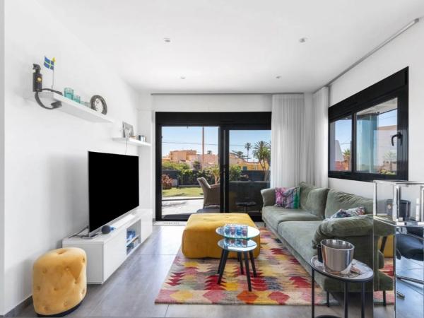 Casa independiente en avenida Alfredo Nobel, 141