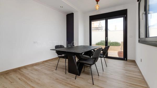 Casa independiente en paseo Navarra