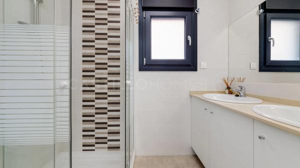 Casa independiente en paseo Navarra