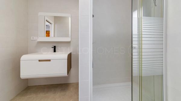 Casa independiente en paseo Navarra