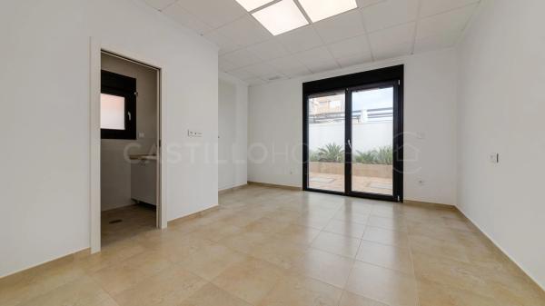 Casa independiente en paseo Navarra