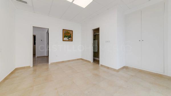 Casa independiente en paseo Navarra