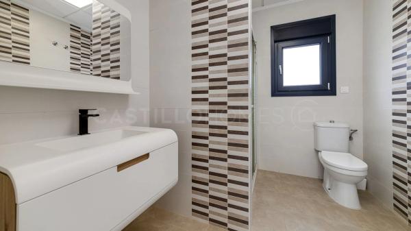 Casa independiente en paseo Navarra