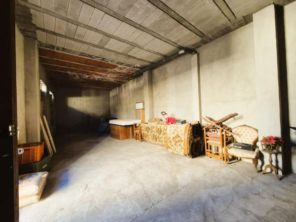 Edificio de uso mixto en avenida de la Constitución