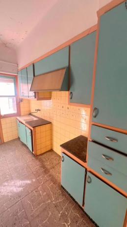 Edificio de uso mixto en calle 8 de Marzo