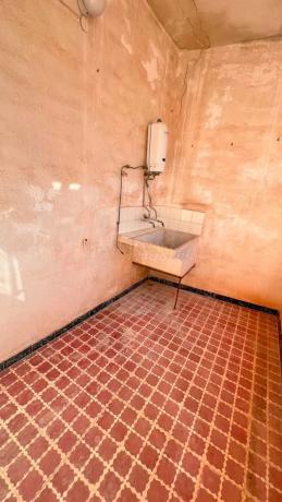 Edificio de uso mixto en calle 8 de Marzo