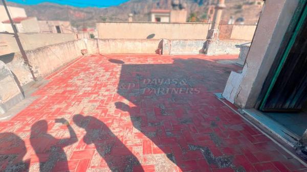 Edificio de uso mixto en calle 8 de Marzo