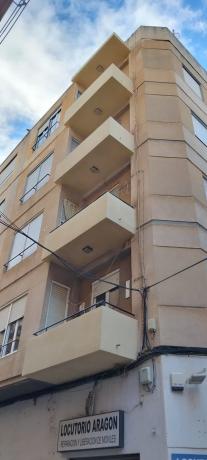 Edificio de uso mixto en calle San Agustín s/n