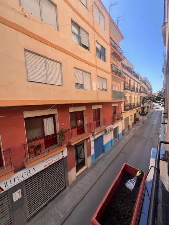 Edificio de uso mixto en calle San Agustín s/n