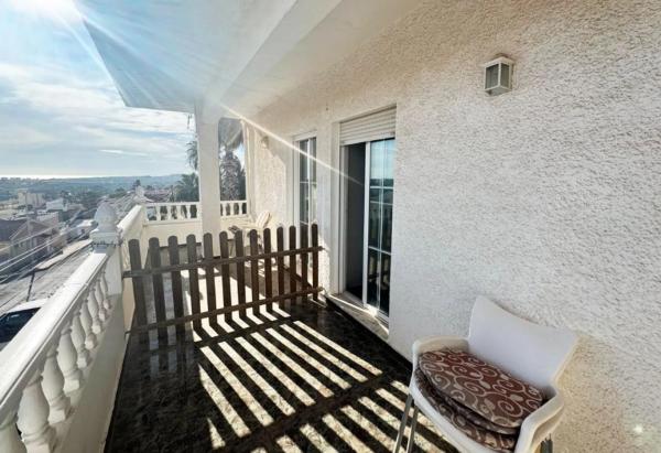 Edificio comercial en plaza Sierra Castilla