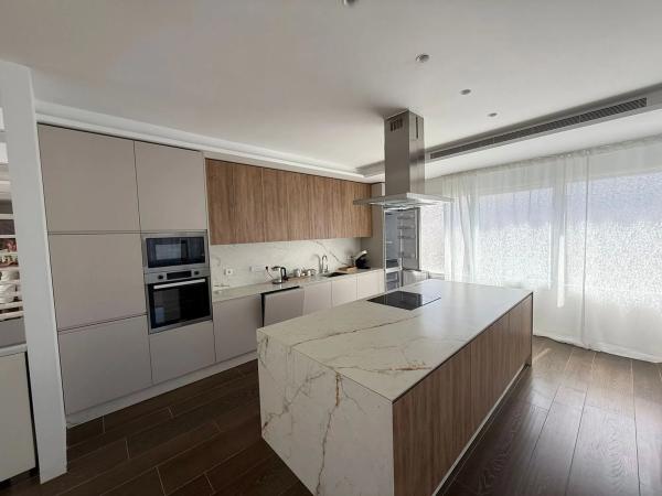 Edificio de uso mixto en calle Unión Musical Torrevejense, 2