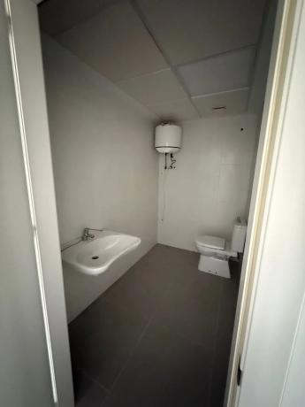 Edificio de uso mixto en calle Unión Musical Torrevejense, 2