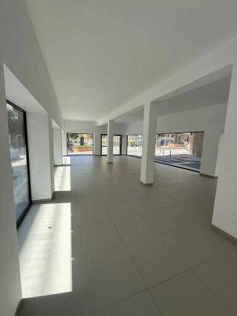 Edificio de uso mixto en calle Unión Musical Torrevejense, 2