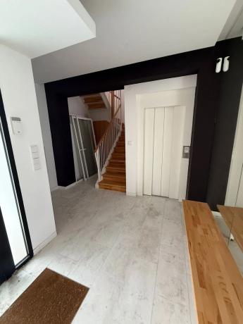 Edificio de uso mixto en calle Unión Musical Torrevejense, 2