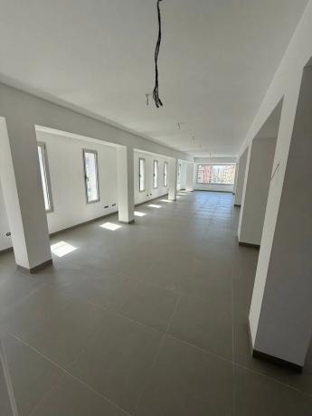 Edificio de uso mixto en calle Unión Musical Torrevejense, 2