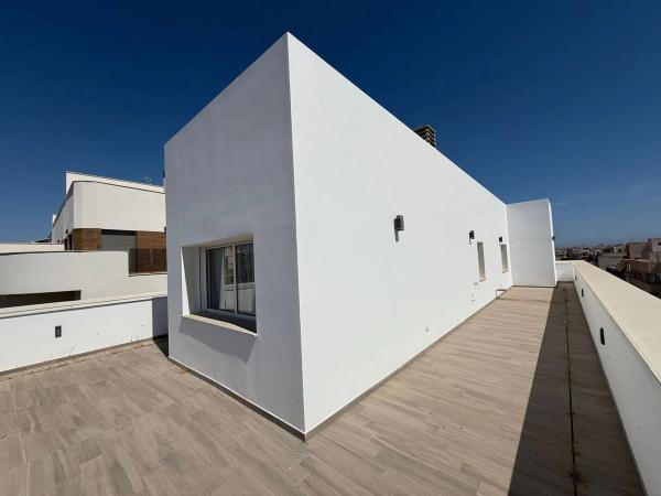 Edificio de uso mixto en calle Unión Musical Torrevejense, 2