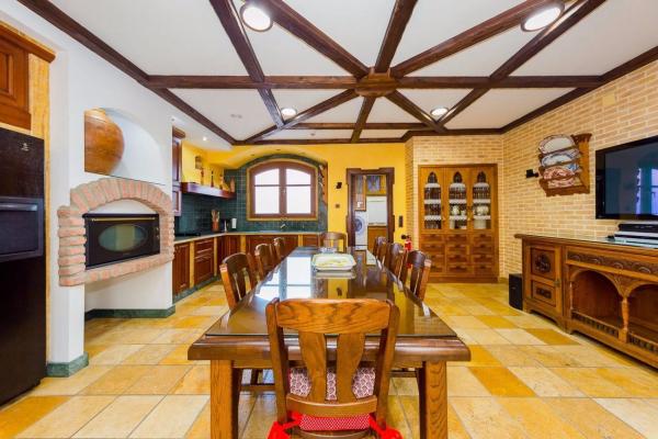 Edificio en Barrio Centro - Muelle Pesquero