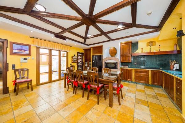 Edificio en Barrio Centro - Muelle Pesquero