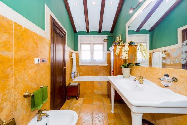 Edificio en Barrio Centro - Muelle Pesquero