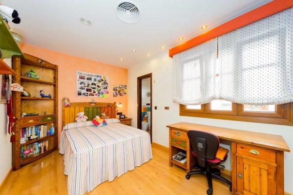 Edificio en Barrio Centro - Muelle Pesquero