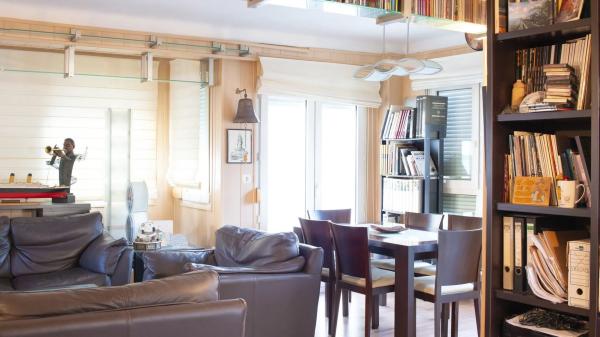 Edificio de uso mixto en calle Ramón Gallud