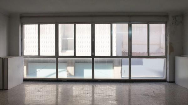 Edificio de uso mixto en calle Ramón Gallud