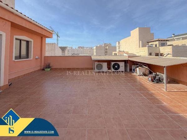 Edificio en Barrio Las Piscinas Naturales