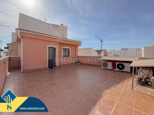 Edificio en Barrio Las Piscinas Naturales