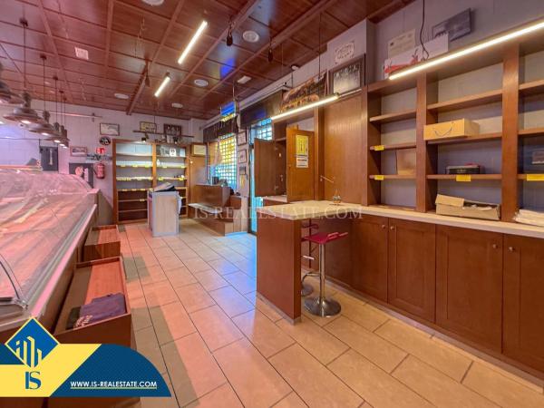 Edificio en Barrio Las Piscinas Naturales