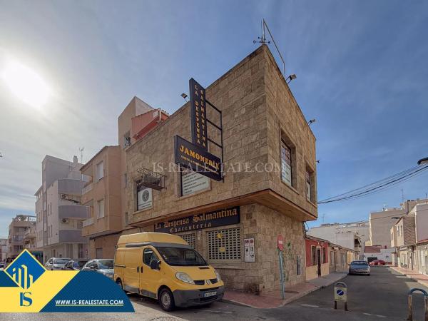Edificio en Barrio Las Piscinas Naturales