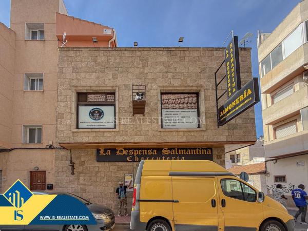 Edificio en Barrio Las Piscinas Naturales