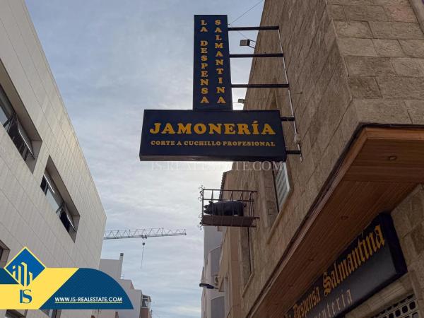 Edificio en Barrio Las Piscinas Naturales