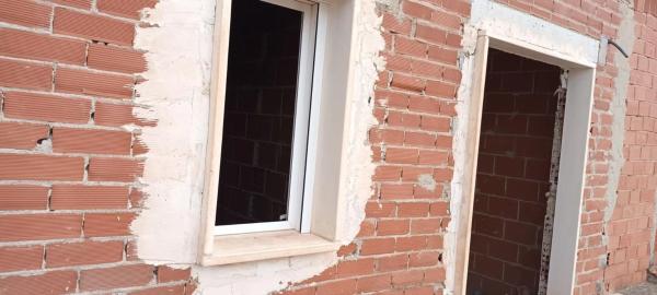 Edificio de uso mixto en calle Sant Isidre San Isidro