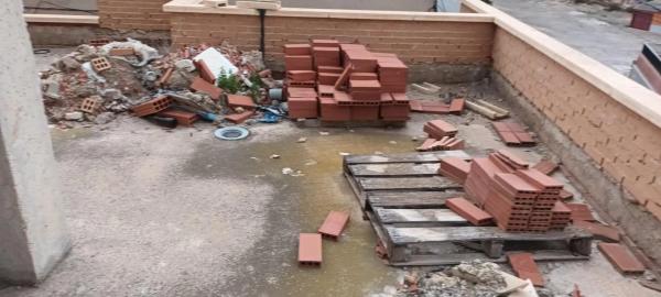 Edificio de uso mixto en calle Sant Isidre San Isidro