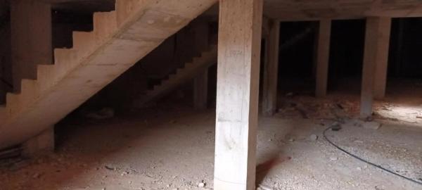 Edificio de uso mixto en calle Sant Isidre San Isidro