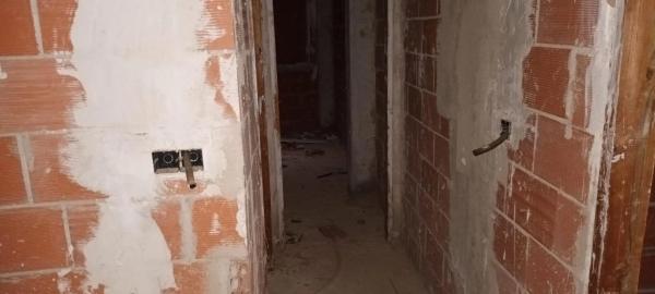 Edificio de uso mixto en calle Sant Isidre San Isidro