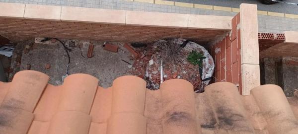 Edificio de uso mixto en calle Sant Isidre San Isidro